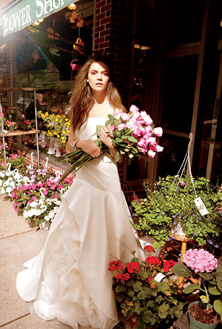 abito da sposa White Vera Wang Spring 2013 Photo Annelise Phillips for Brides