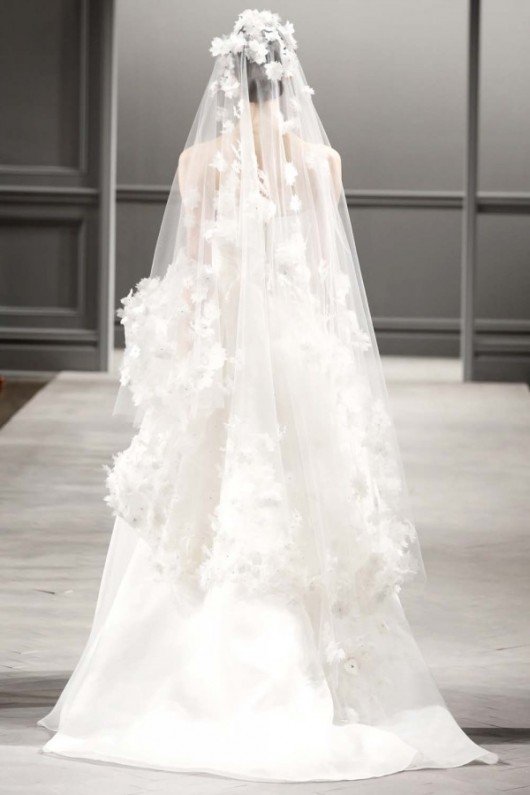 abito da sposa Monique Lhuillier Spring 2014 foto weddingbells.com